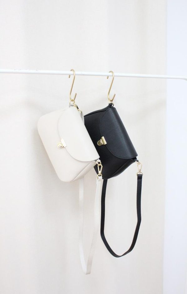 Let's get out - Zwart