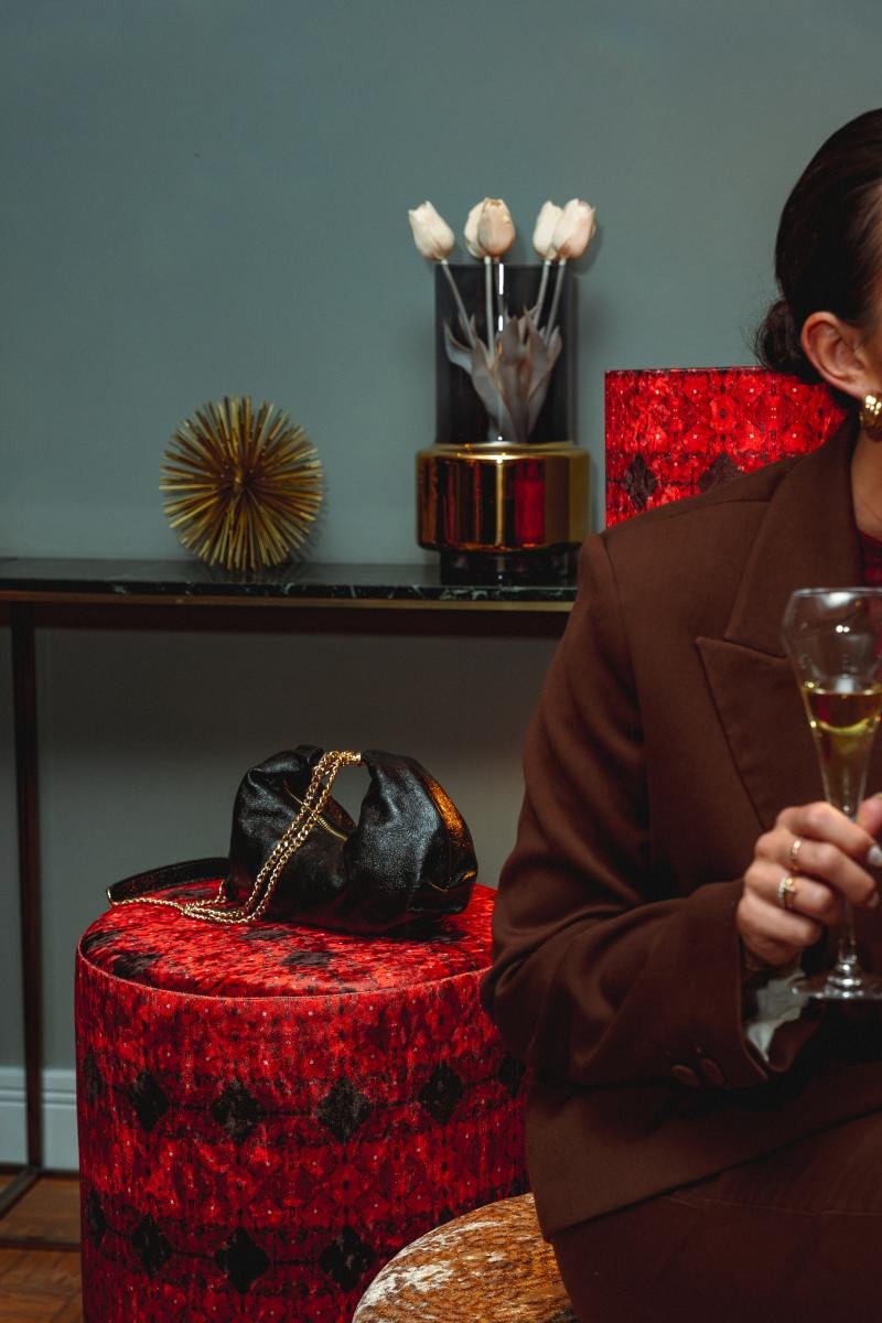 No letting go - Metallic zwart