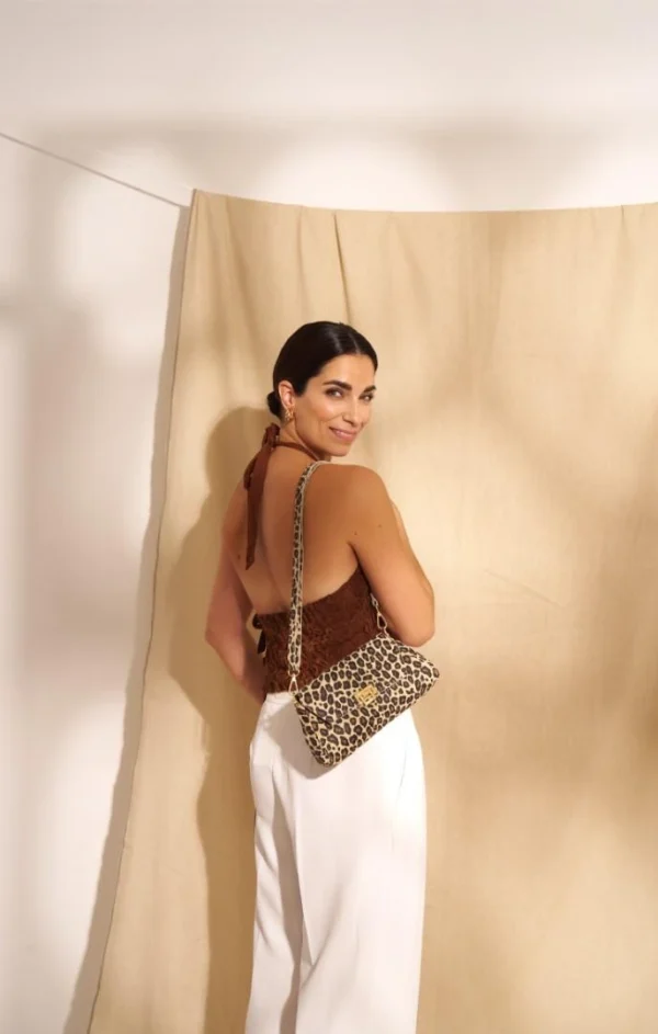 Wild touch - Leopard